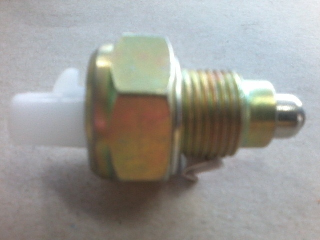SENSOR LUZ FREIO TOWNER EFFA JR - Autovance